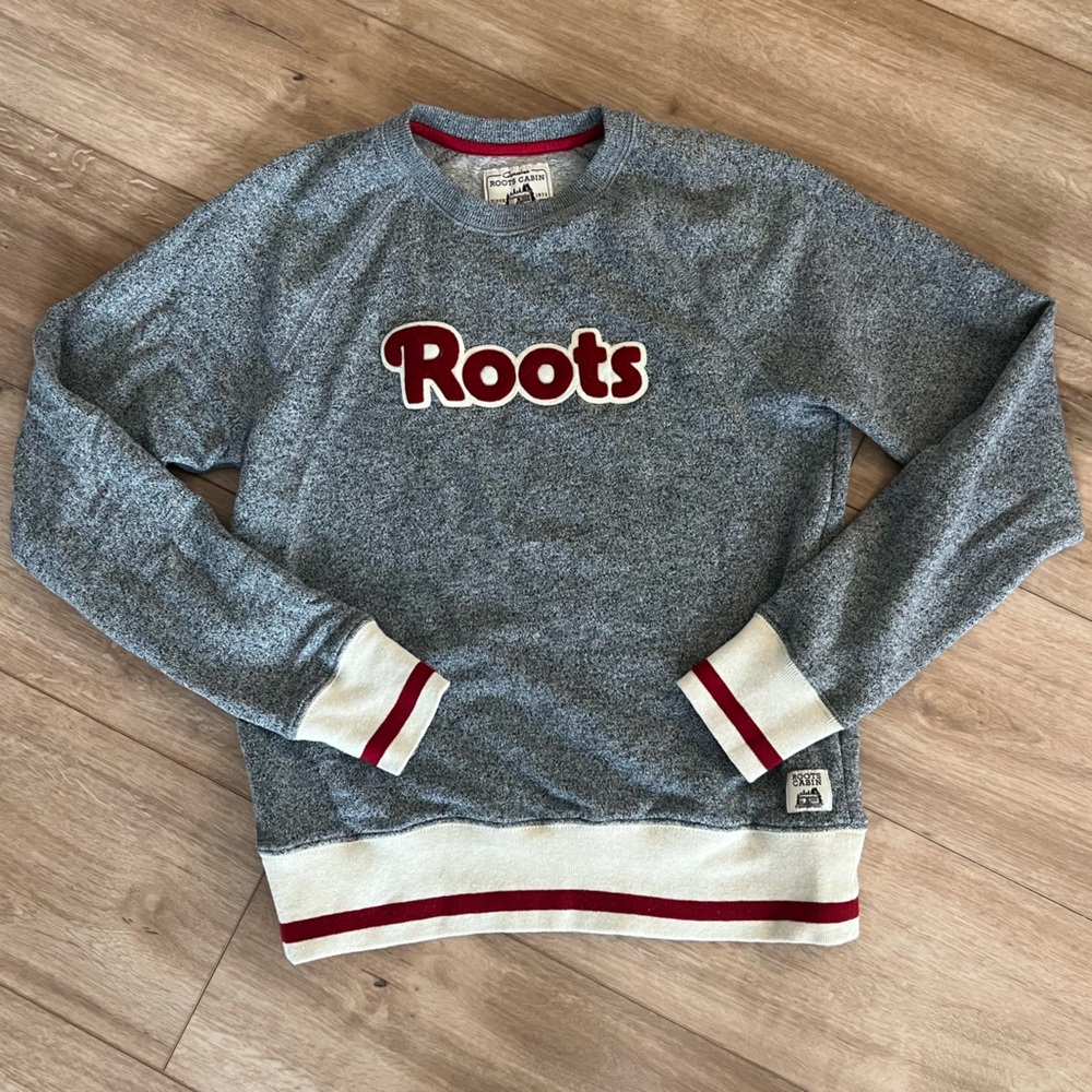 Roots Women’s Gray Crewneck Sweatshirt Size Small